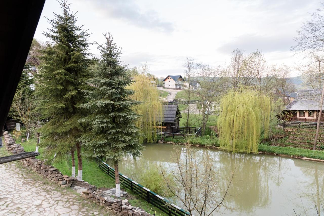 Pensiunea Casa Bunicilor Mînăstirea Humorului Buitenkant foto