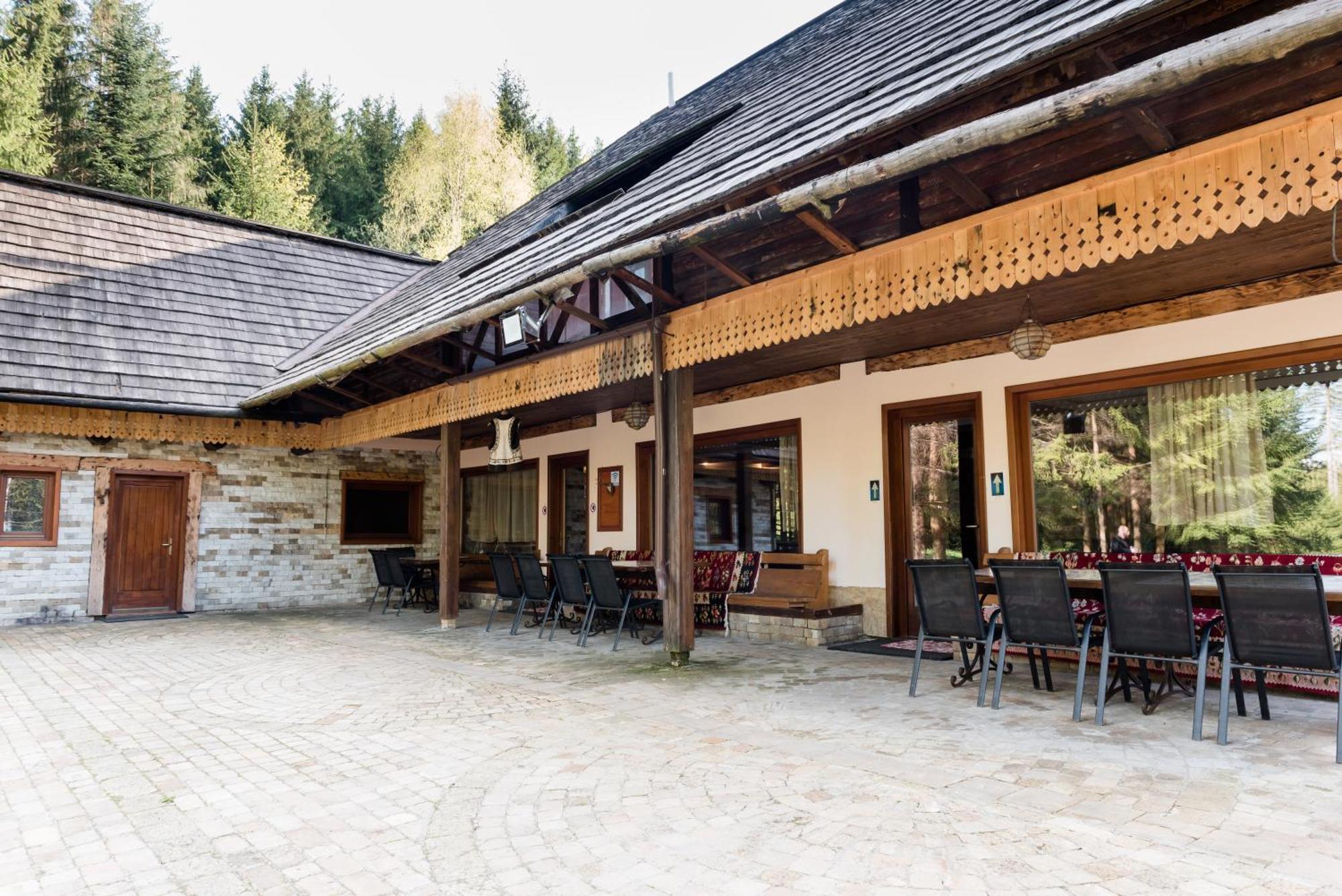 Pensiunea Casa Bunicilor Mînăstirea Humorului Buitenkant foto