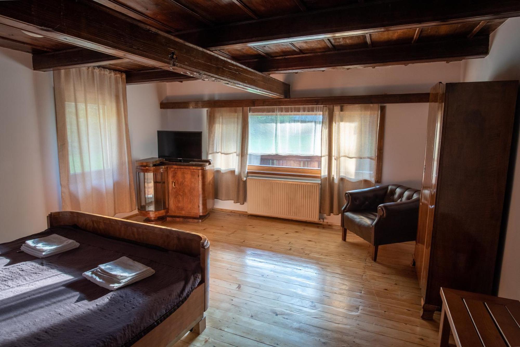Pensiunea Casa Bunicilor Mînăstirea Humorului Kamer foto